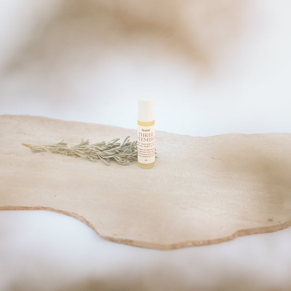 Three Artemisias Oil